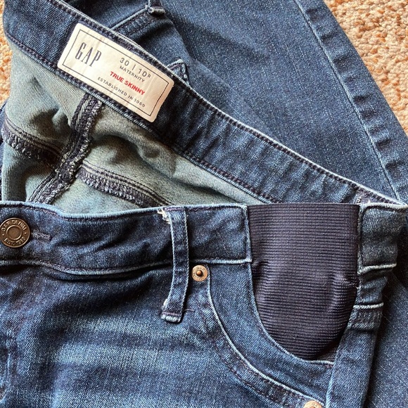 GAP True Skinny Maternity Jeans - Picture 3 of 3